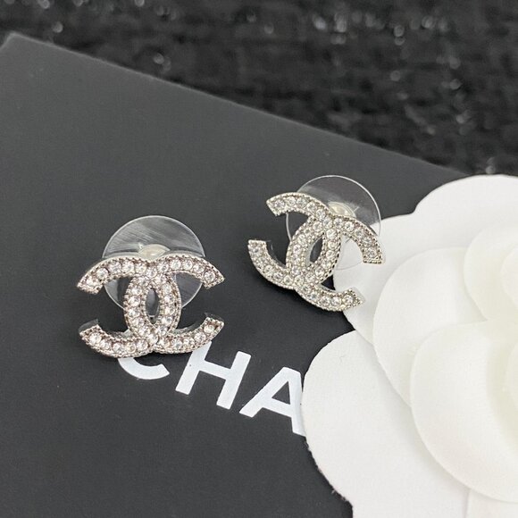 ✅✅Chanel earrings - Picture 1 of 5